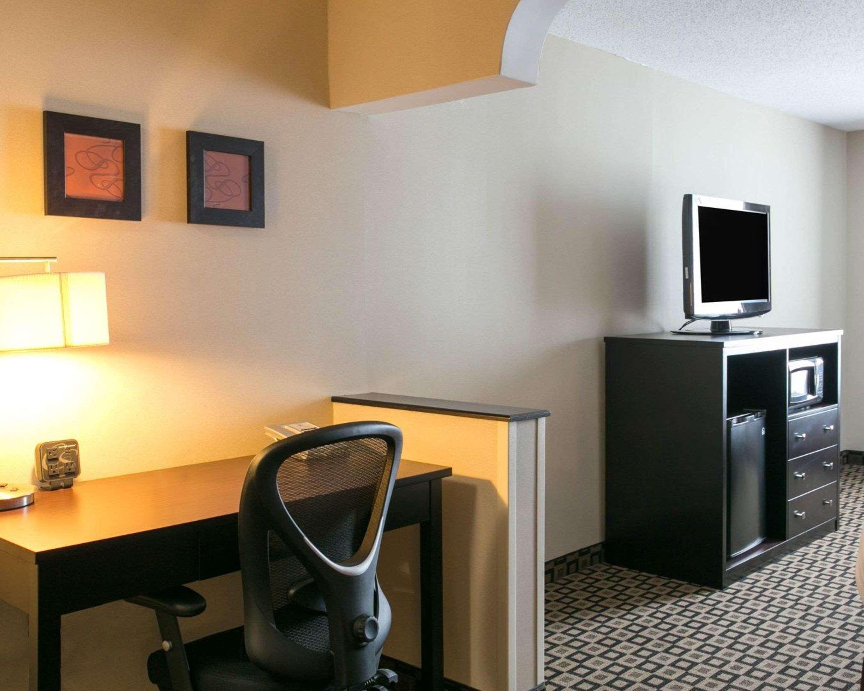 Comfort Suites Benton Harbor - St Joseph Extérieur photo