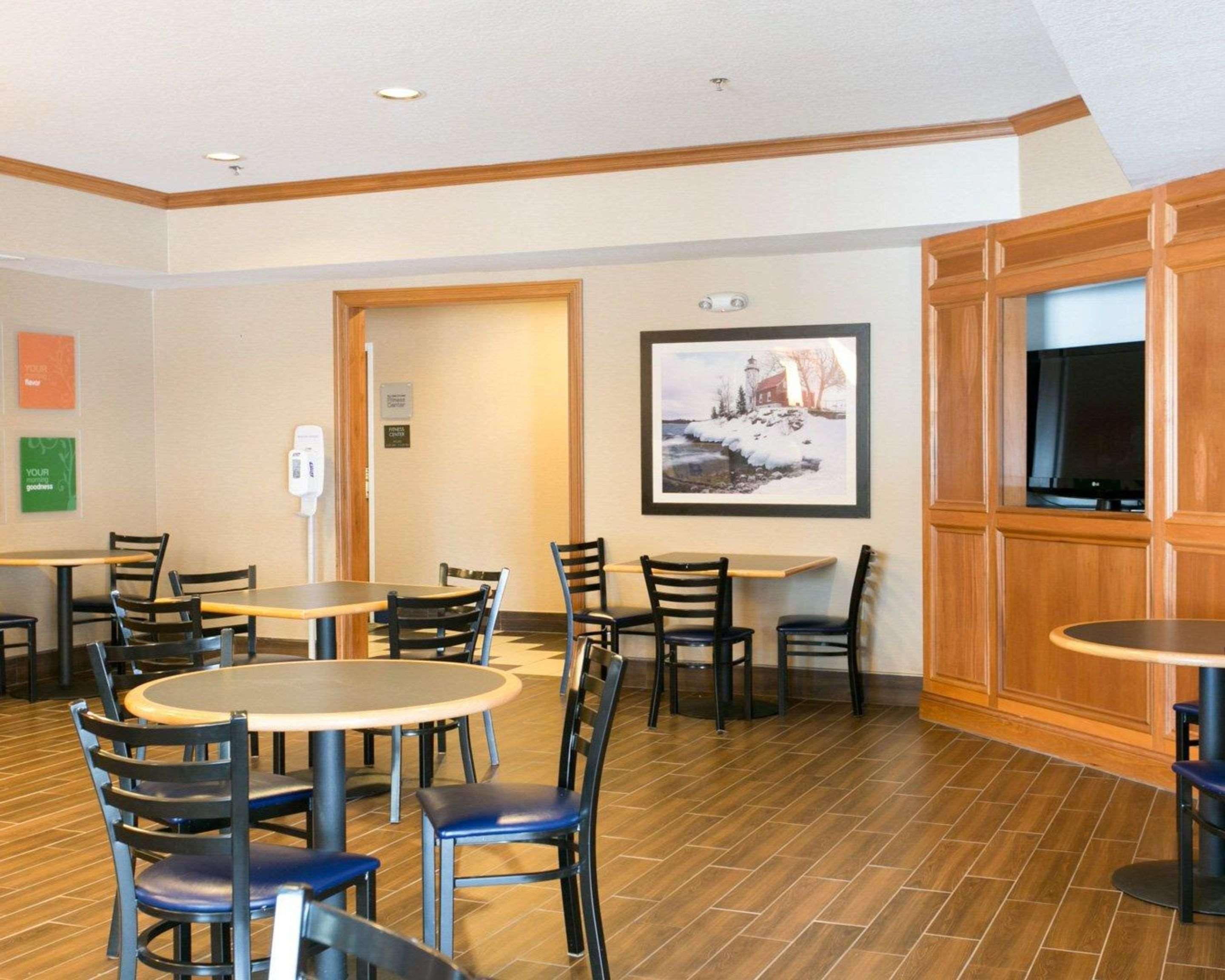 Comfort Suites Benton Harbor - St Joseph Extérieur photo